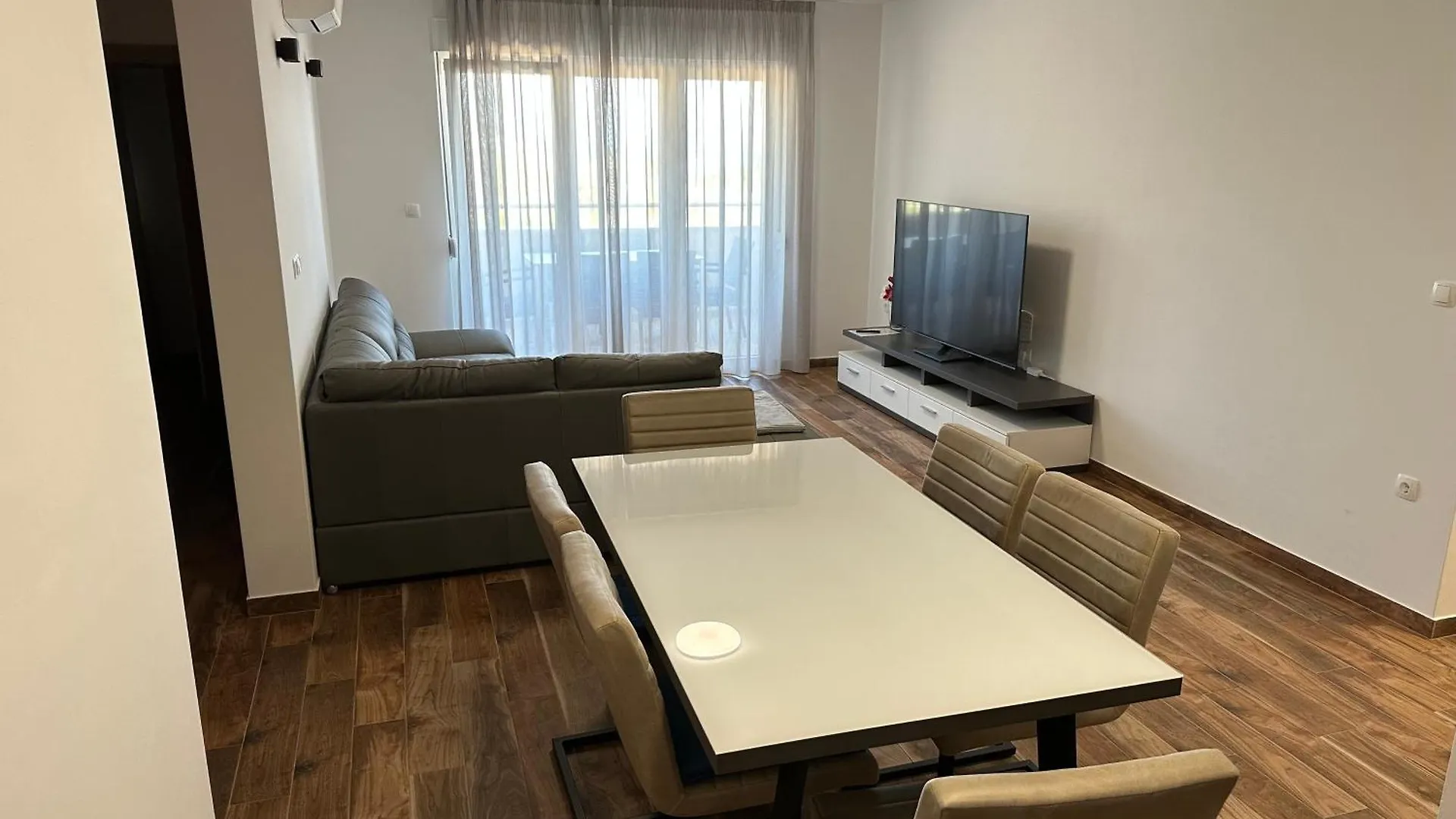 Apartments Top Hill Trogir 0*,